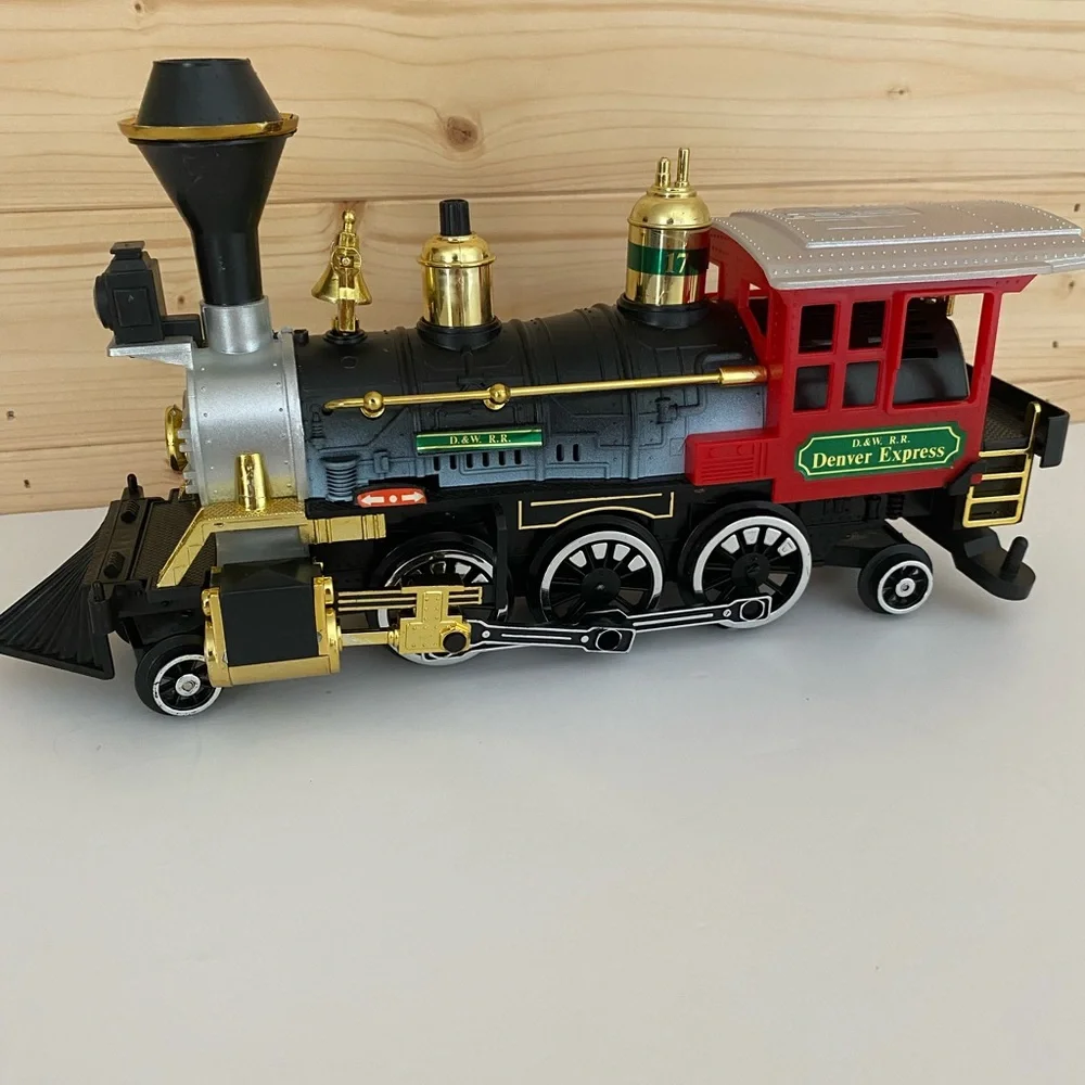 SOLD 1986 New Bright Denver Express Train Locomotive Collectible Train Engine - Picture 3 of 11